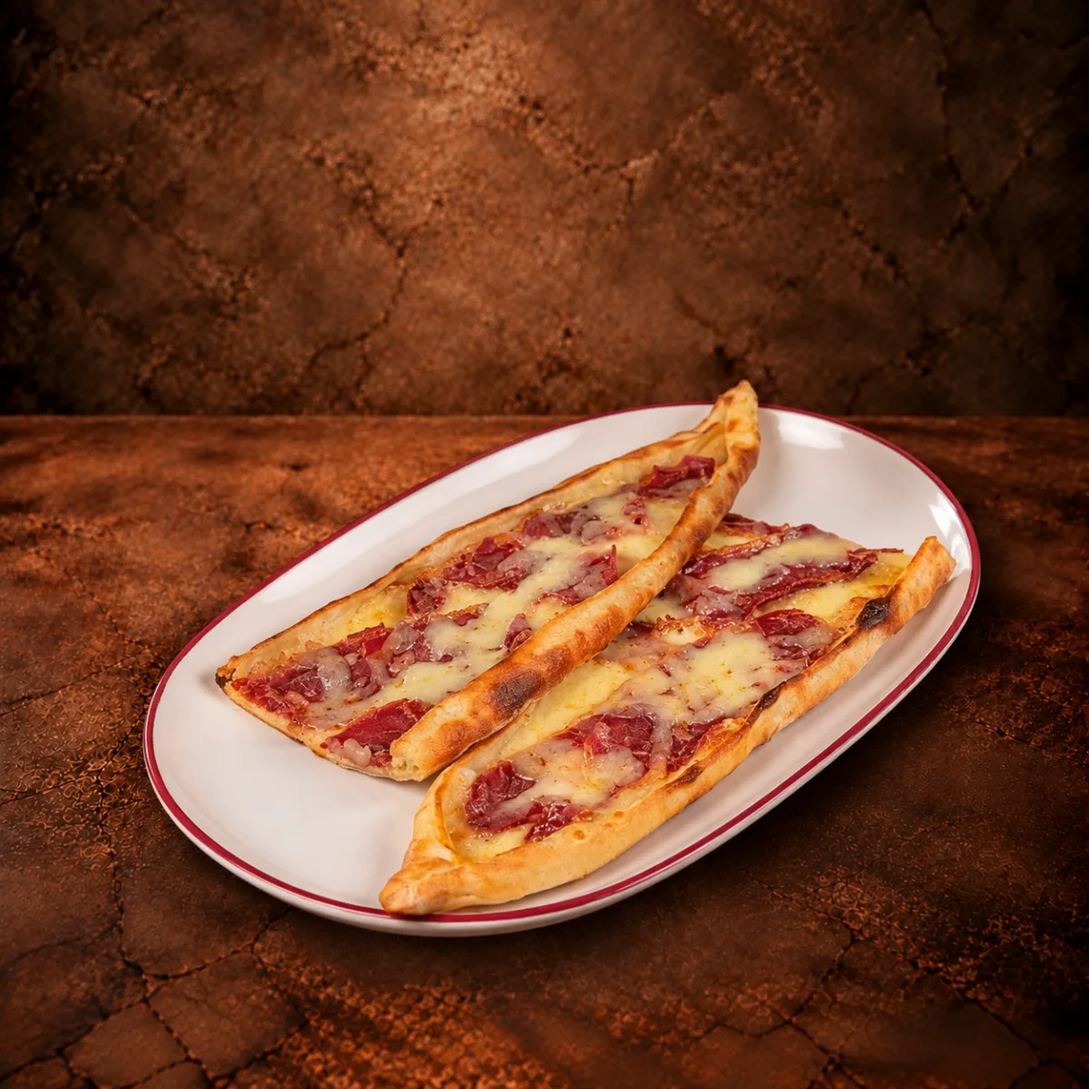Açık Pastırmalı Kaşarlı Pide