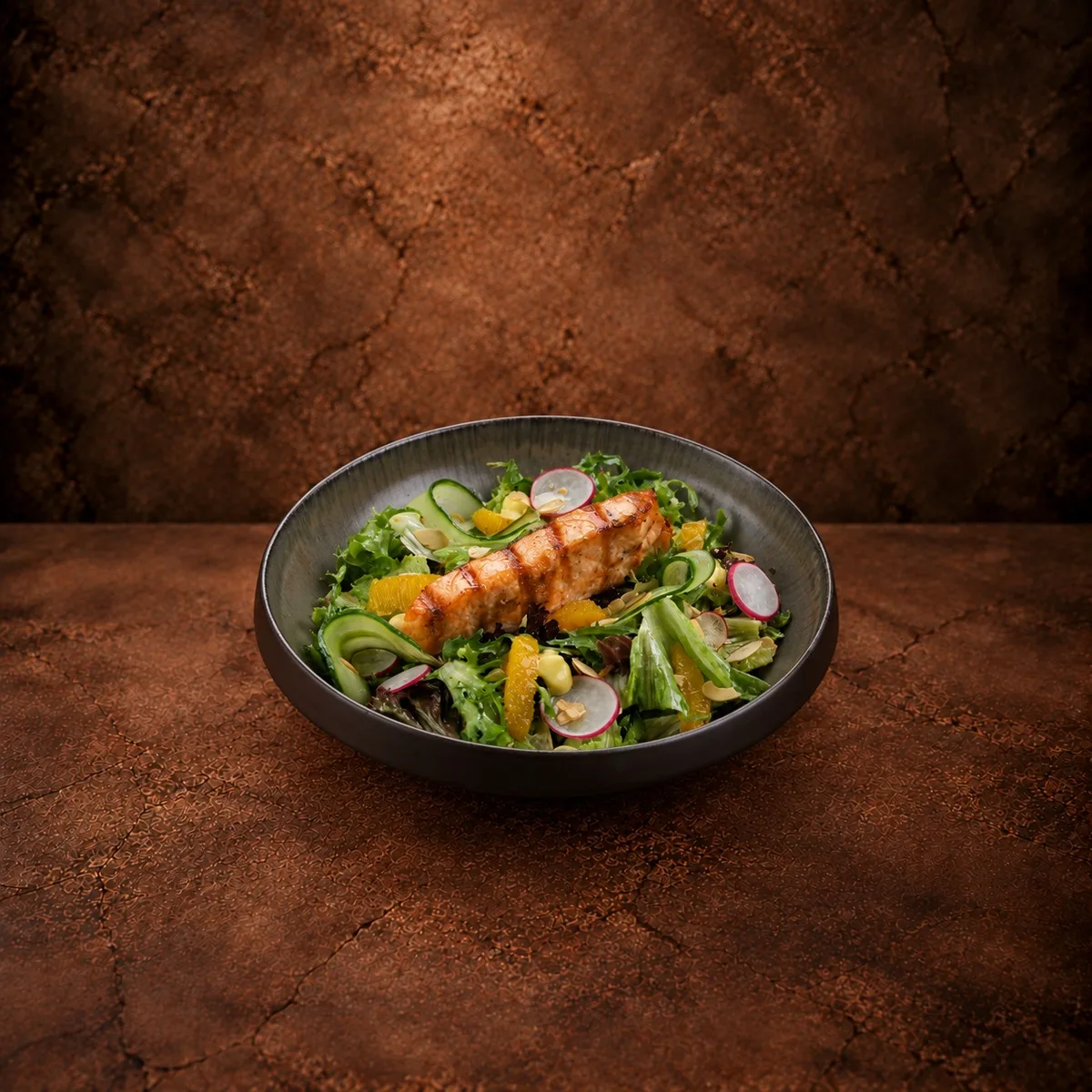 Izgara Somon Salatası